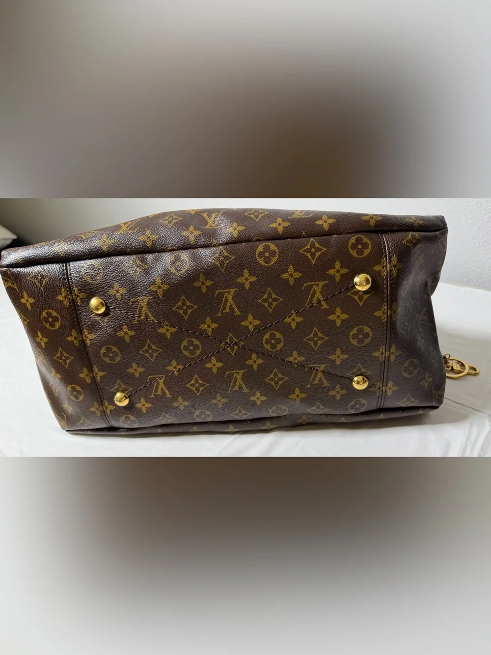 Louis Vuitton monogram Artsy with COA/dust bag